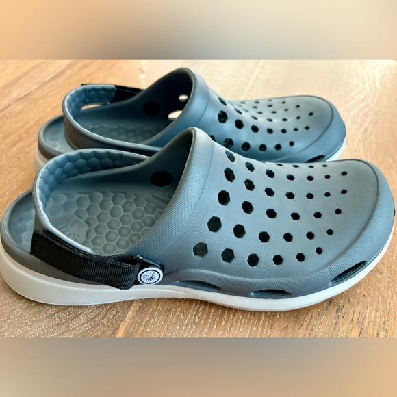 Joybees Charcoal Unisex Size 8 Slip-On Clogs worn one time - Picture 5 of 7